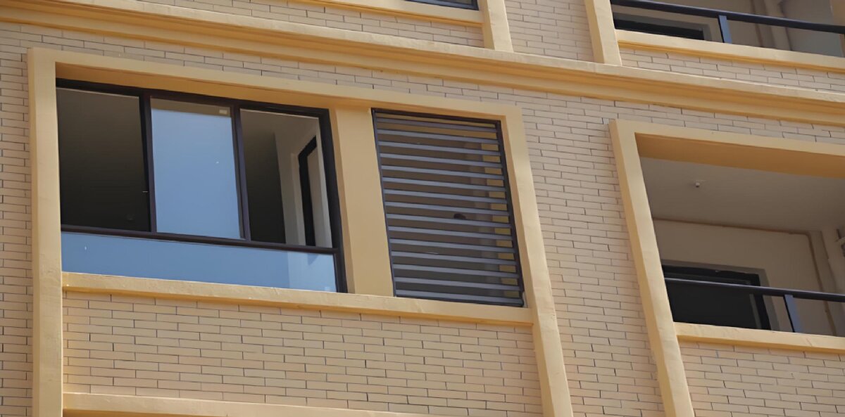 房屋外墻門窗滲水、開裂修繕！(圖1)